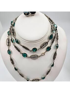 Vintage Style Emerald Green Glass Necklace & Earrings Set Silver Tone 46” Chain